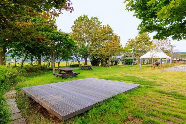 동작휴스테이 캠핑장 · GoCamping 제공