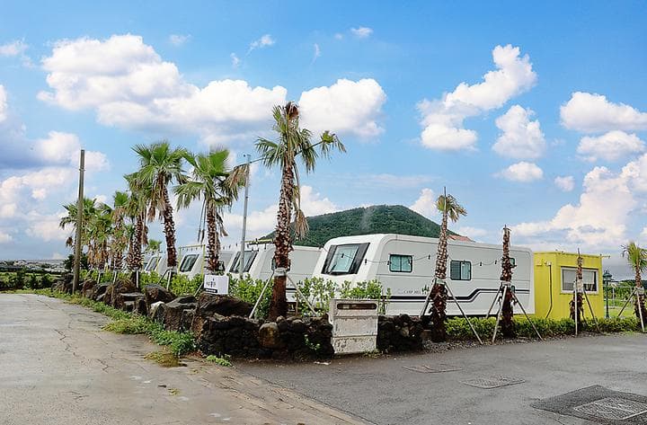 이스트 몽 블루 카라반 캠핑 캠핑장 · GoCamping 제공
