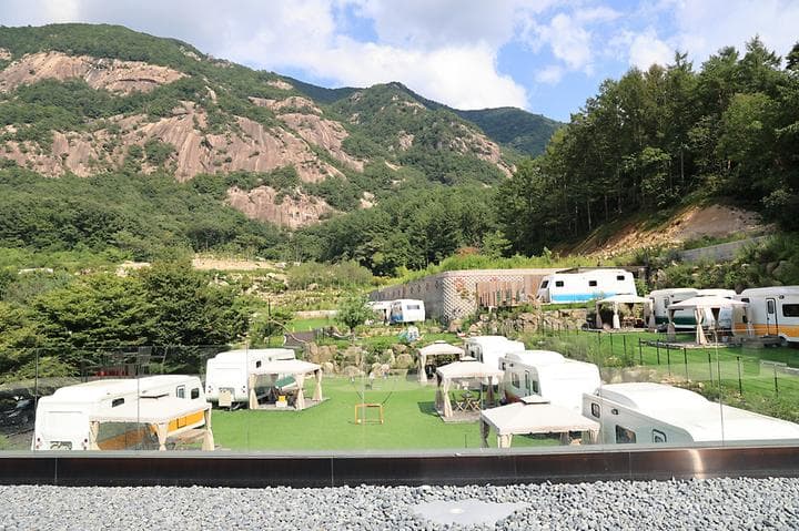산정호수 마루글램핑 카라반 캠핑장 · GoCamping 제공