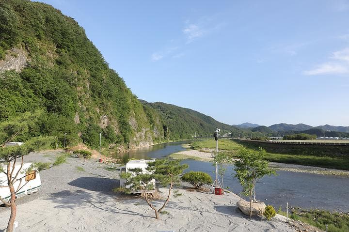 리버사이드 영월 캠핑장 · GoCamping 제공