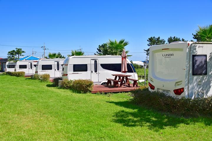 제주파인비치 카라반 캠핑장 · GoCamping 제공