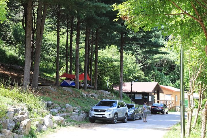 국립자연휴양림관리소(중미산자연휴양림) 캠핑장 · GoCamping 제공