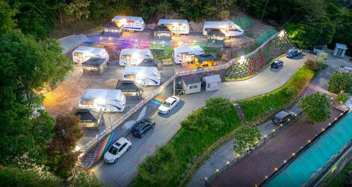 포레스트카라반(천안무지개캠핑장) 캠핑장 · GoCamping 제공