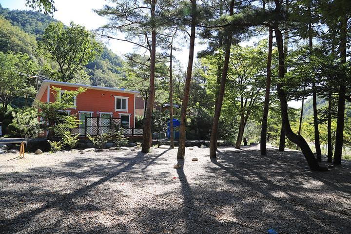 하늘빛계곡 캠핑장 · GoCamping 제공