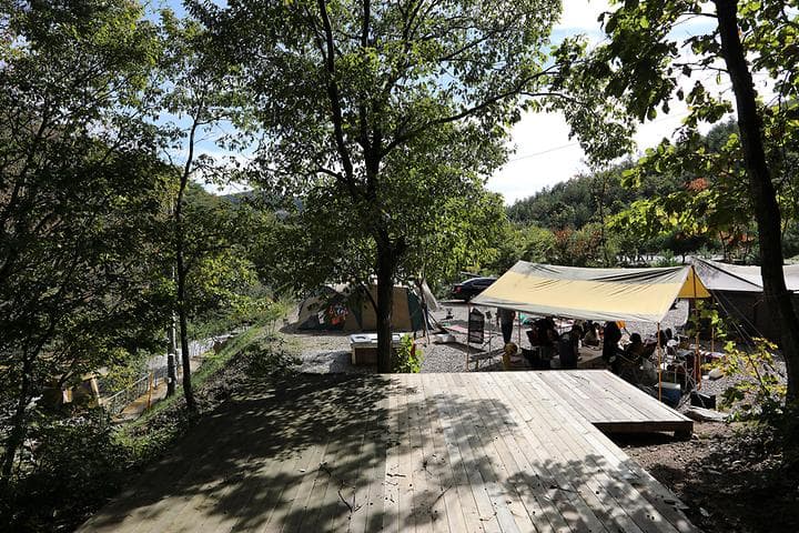 그린스톤오토캠핑장&펜션 캠핑장 · GoCamping 제공