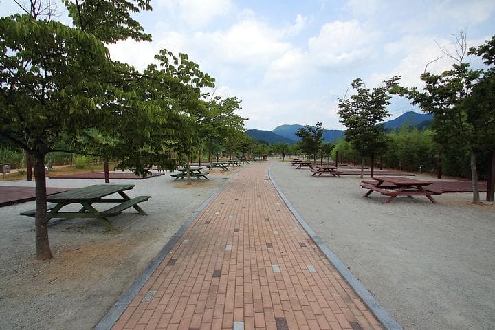 김천부항댐 산내들 오토캠핑장 캠핑장 · GoCamping 제공