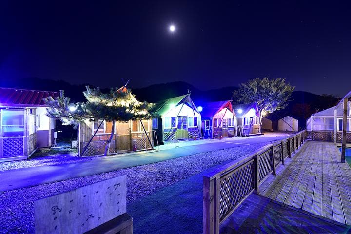 풀문캠핑앤글램핑리조트 캠핑장 · GoCamping 제공