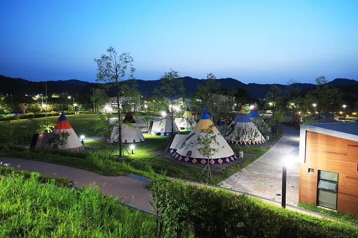 세계캠핑체험존 캠핑장 · GoCamping 제공