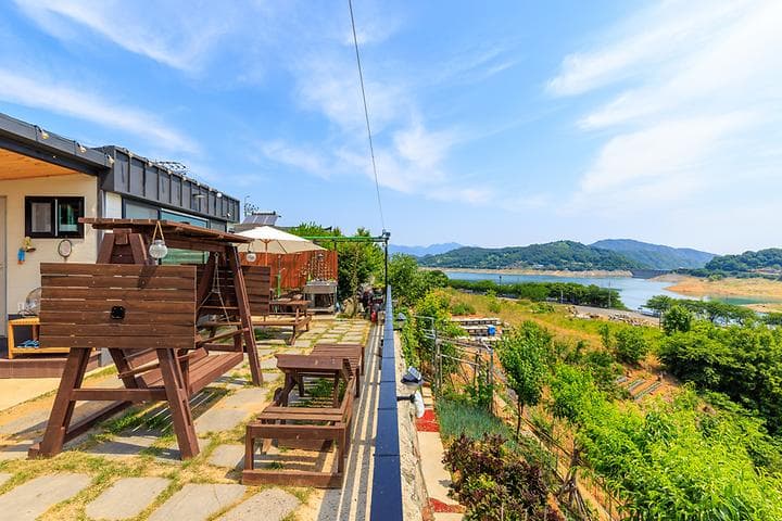 황매산 문워크 카라반 펜션 캠핑 캠핑장 · GoCamping 제공